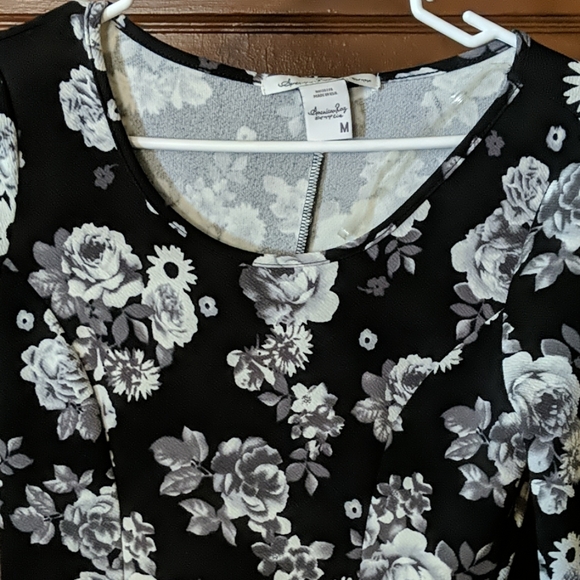 Dress - Picture 2 of 2